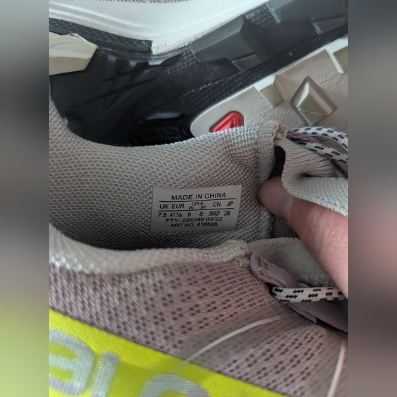 Salomon Shoes Women's 9 Grey Yellow XA Cover Trail Running Shoe Unisex EUC Men 8 - Picture 8 of 9